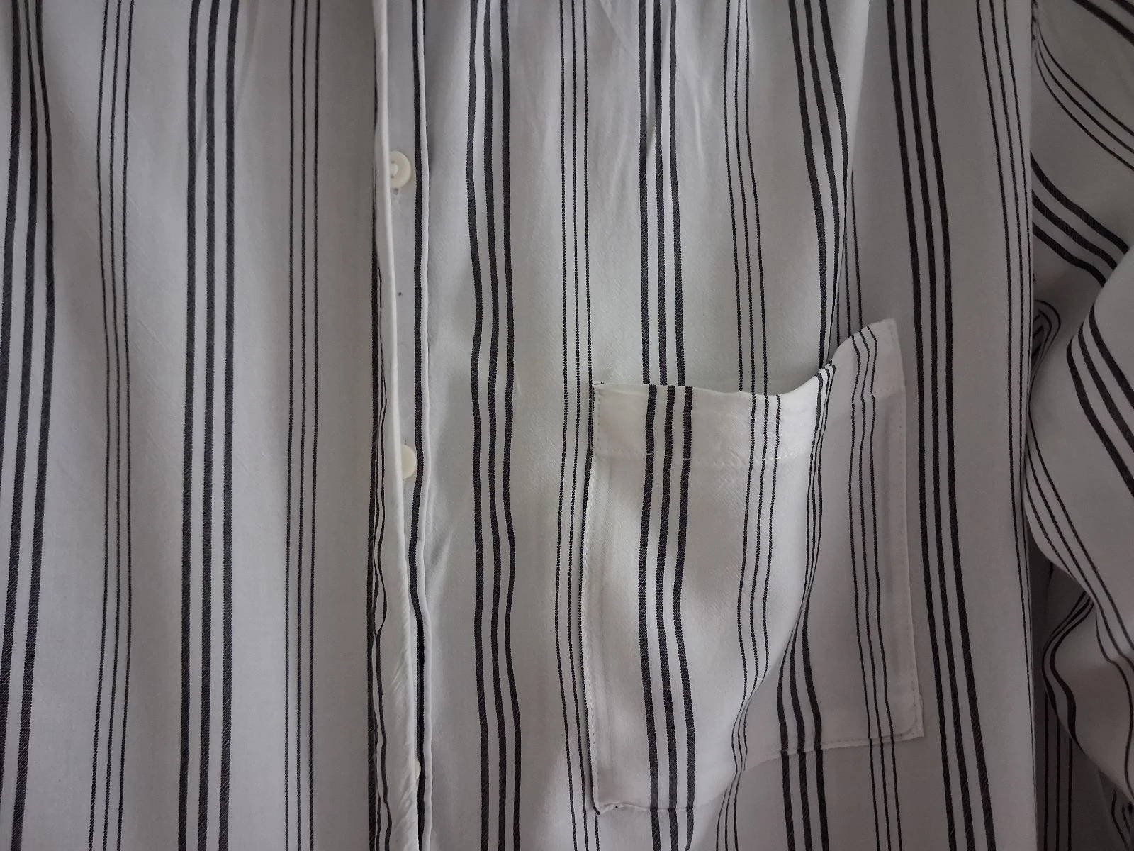 Chemise Kiabi curvy blanche rayée légère – photo 3